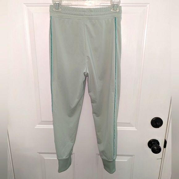Nike joggers light green Ladies Medium. Pull on. Elastic waist. - Picture 7 of 10